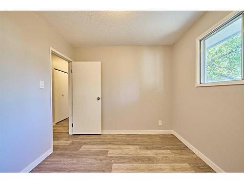 4526 Fordham Crescent Se, Calgary, AB - Indoor Photo Showing Other Room