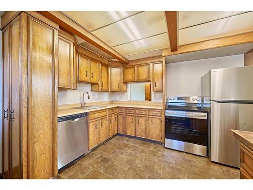 4526 Fordham Crescent Se, Calgary, AB - Indoor Photo Showing Kitchen