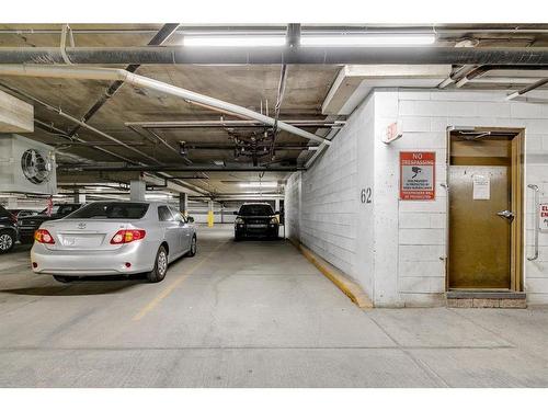 510-111 14 Avenue Se, Calgary, AB - Indoor Photo Showing Garage