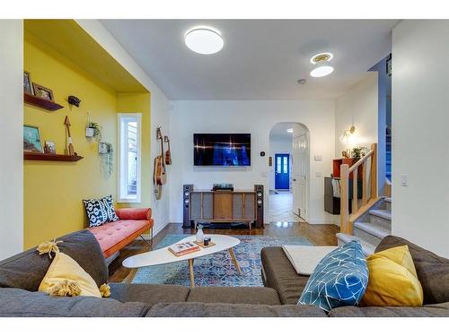 1633 18 Avenue Nw, Calgary, AB - Indoor Photo Showing Living Room