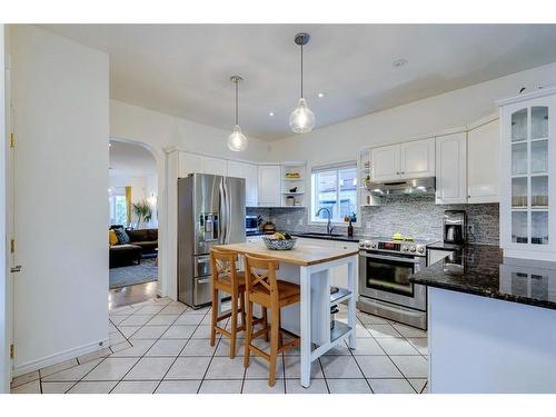 1633 18 Avenue Nw, Calgary, AB - Indoor Photo Showing Kitchen With Upgraded Kitchen