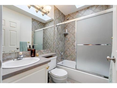 1633 18 Avenue Nw, Calgary, AB - Indoor Photo Showing Bathroom