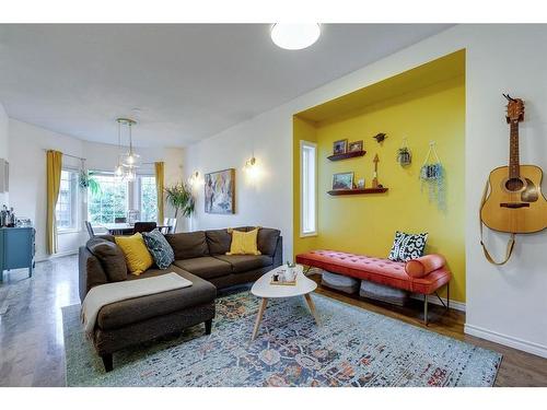 1633 18 Avenue Nw, Calgary, AB - Indoor Photo Showing Living Room