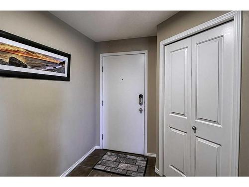 2226-10 Prestwick Bay Se, Calgary, AB - Indoor Photo Showing Other Room