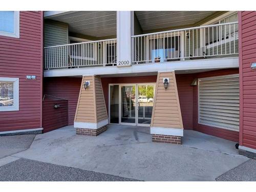 2226-10 Prestwick Bay Se, Calgary, AB - Outdoor With Balcony With Exterior