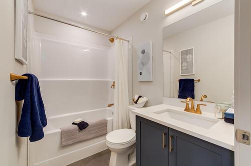 83 Heirloom Boulevard Se, Calgary, AB - Indoor Photo Showing Bathroom