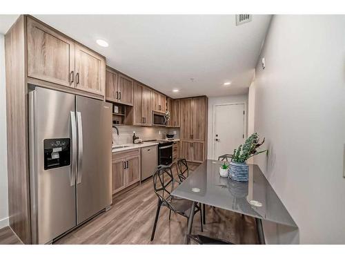 2207-350 Livingston Common Ne, Calgary, AB - Indoor Photo Showing Kitchen