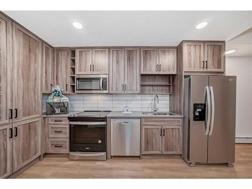 2213-350 Livingston Common Ne, Calgary, AB - Indoor Photo Showing Kitchen