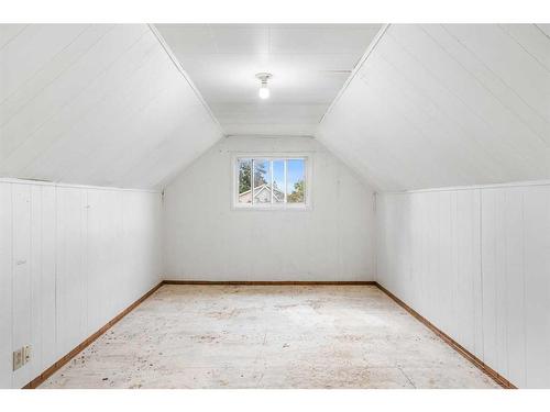 1324 8 Avenue Se, Calgary, AB - Indoor Photo Showing Other Room