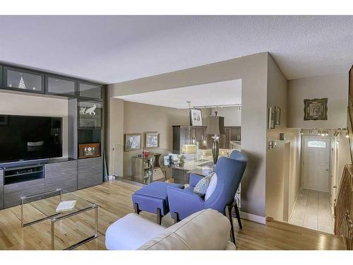 328 Brae Glen Road Sw, Calgary, AB - Indoor Photo Showing Living Room