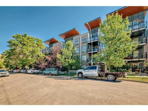 109-823 5 Avenue Nw, Calgary, AB - Outdoor