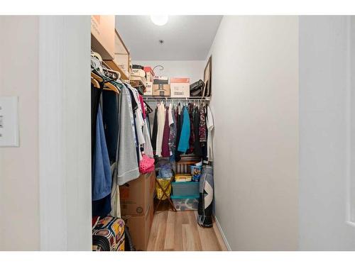 110-1415 17 Street Se, Calgary, AB - Indoor With Storage