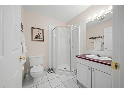 110-1415 17 Street Se, Calgary, AB - Indoor Photo Showing Bathroom