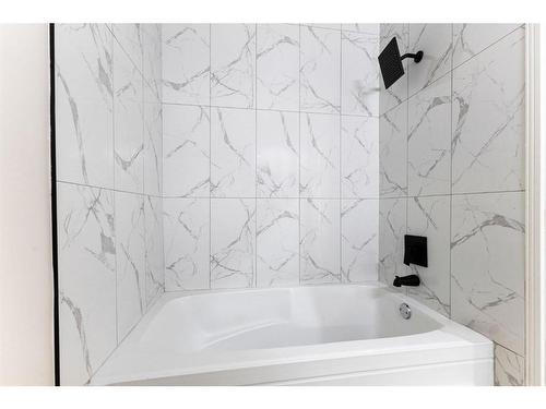 3624 67 Street Nw, Calgary, AB - Indoor Photo Showing Bathroom