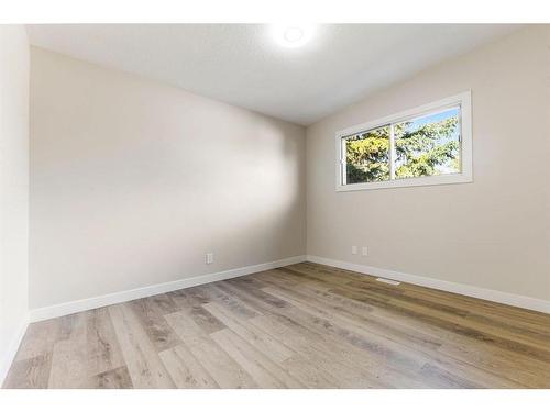 3624 67 Street Nw, Calgary, AB - Indoor Photo Showing Other Room