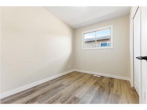 3624 67 Street Nw, Calgary, AB - Indoor Photo Showing Other Room