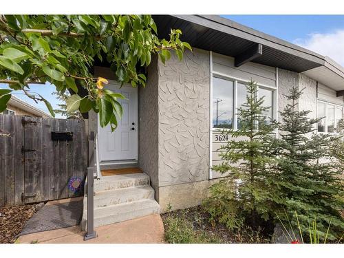 3624 67 Street Nw, Calgary, AB - Outdoor With Exterior