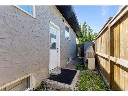 3624 67 Street Nw, Calgary, AB - Outdoor With Exterior