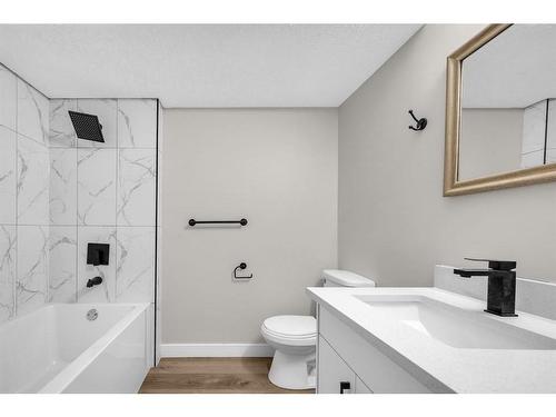 3624 67 Street Nw, Calgary, AB - Indoor Photo Showing Bathroom