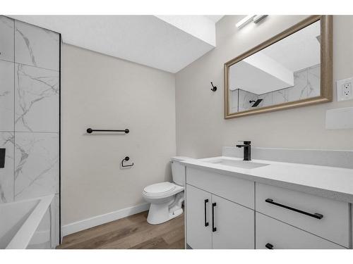 3624 67 Street Nw, Calgary, AB - Indoor Photo Showing Bathroom