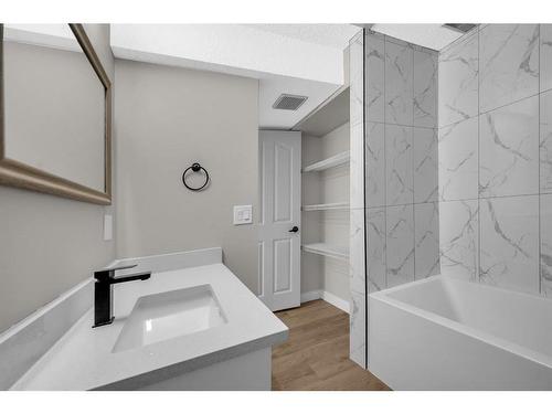 3624 67 Street Nw, Calgary, AB - Indoor Photo Showing Bathroom