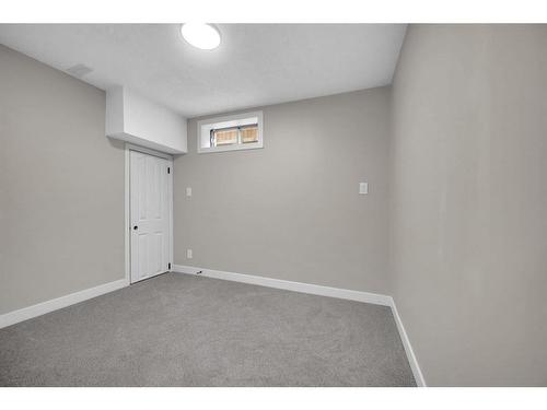 3624 67 Street Nw, Calgary, AB - Indoor Photo Showing Other Room