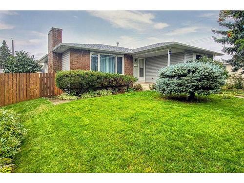 115 Queen Charlotte Place Se, Calgary, AB - Outdoor