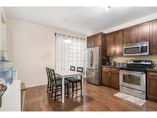 125 Chapalina Square Se, Calgary, AB - Indoor Photo Showing Kitchen