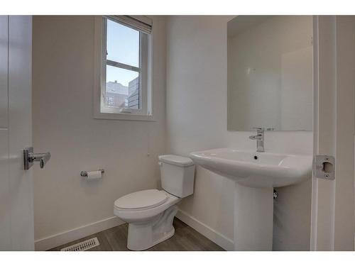 128 Walden Path Se, Calgary, AB - Indoor Photo Showing Bathroom