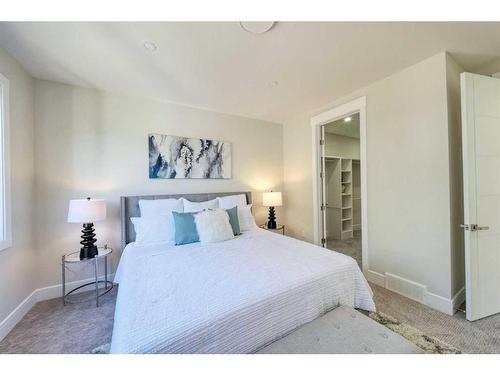 17 Hendon Place Nw, Calgary, AB - Indoor Photo Showing Bedroom