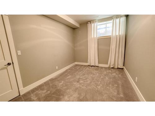 137 9 Avenue Ne, Calgary, AB - Indoor Photo Showing Other Room