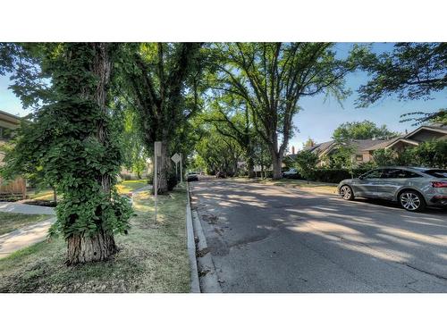 137 9 Avenue Ne, Calgary, AB - Outdoor