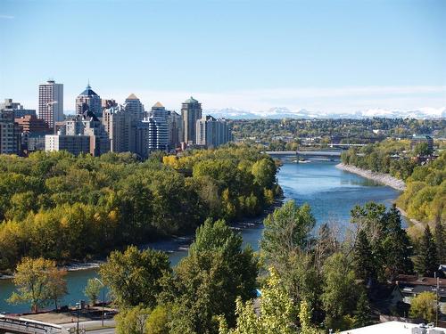 137 9 Avenue Ne, Calgary, AB - Outdoor With Body Of Water With View