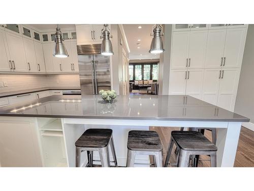 137 9 Avenue Ne, Calgary, AB - Indoor Photo Showing Kitchen With Double Sink With Upgraded Kitchen