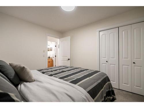 202-1920 26 Street Sw, Calgary, AB - Indoor Photo Showing Bedroom