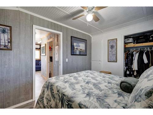 5 Central Avenue, Parkland, AB - Indoor Photo Showing Bedroom