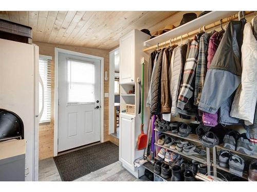 5 Central Avenue, Parkland, AB - Indoor With Storage