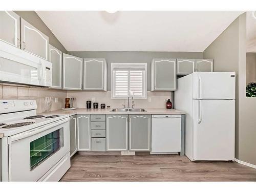 62 Erin Crescent Se, Calgary, AB - Indoor Photo Showing Dining Room