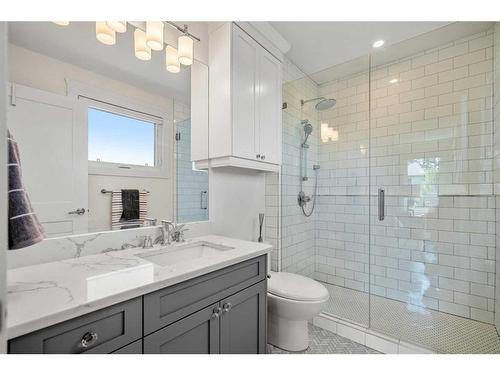 432 Strathcona Mews Sw, Calgary, AB - Indoor Photo Showing Bathroom