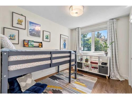 432 Strathcona Mews Sw, Calgary, AB - Indoor Photo Showing Bedroom