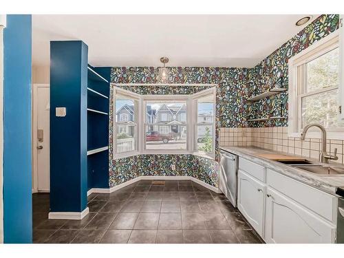 1928 29 Avenue Sw, Calgary, AB - Indoor Photo Showing Kitchen With Double Sink