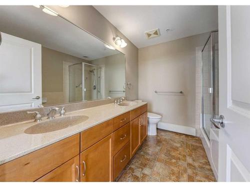 604-1726 14 Avenue Nw, Calgary, AB - Indoor Photo Showing Bathroom