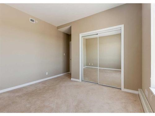 604-1726 14 Avenue Nw, Calgary, AB - Indoor Photo Showing Other Room