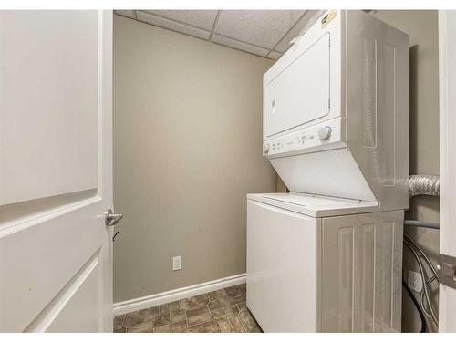 604-1726 14 Avenue Nw, Calgary, AB - Indoor Photo Showing Laundry Room