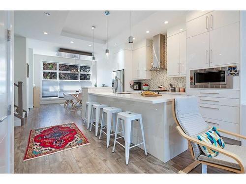 4204 19 Street Sw, Calgary, AB - Indoor Photo Showing Kitchen With Upgraded Kitchen