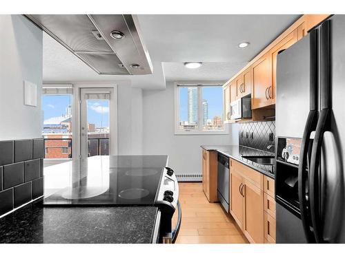 803-1225 15 Avenue Sw, Calgary, AB - Indoor Photo Showing Kitchen