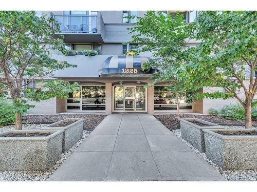 803-1225 15 Avenue Sw, Calgary, AB - Outdoor With Balcony