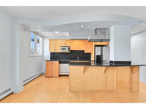 803-1225 15 Avenue Sw, Calgary, AB - Indoor Photo Showing Kitchen