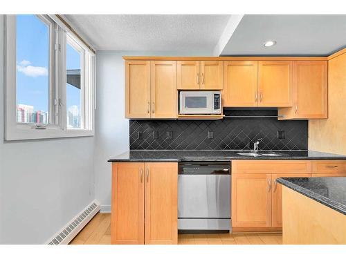 803-1225 15 Avenue Sw, Calgary, AB - Indoor Photo Showing Kitchen