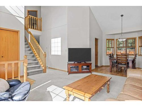 204 Cougar Point Road, Canmore, AB - Indoor Photo Showing Living Room